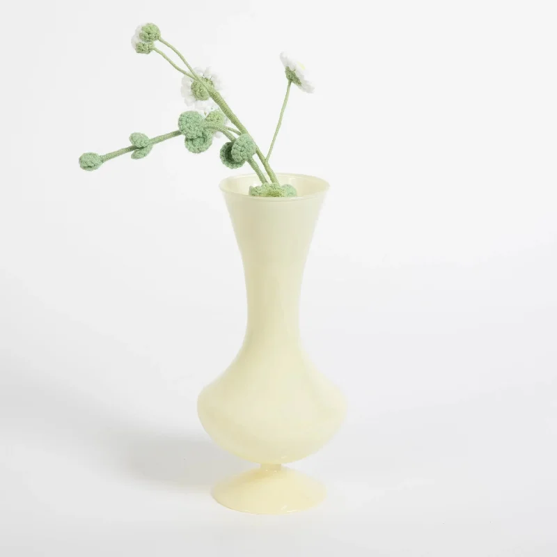 Artemis Milk Glass Vase Ivory