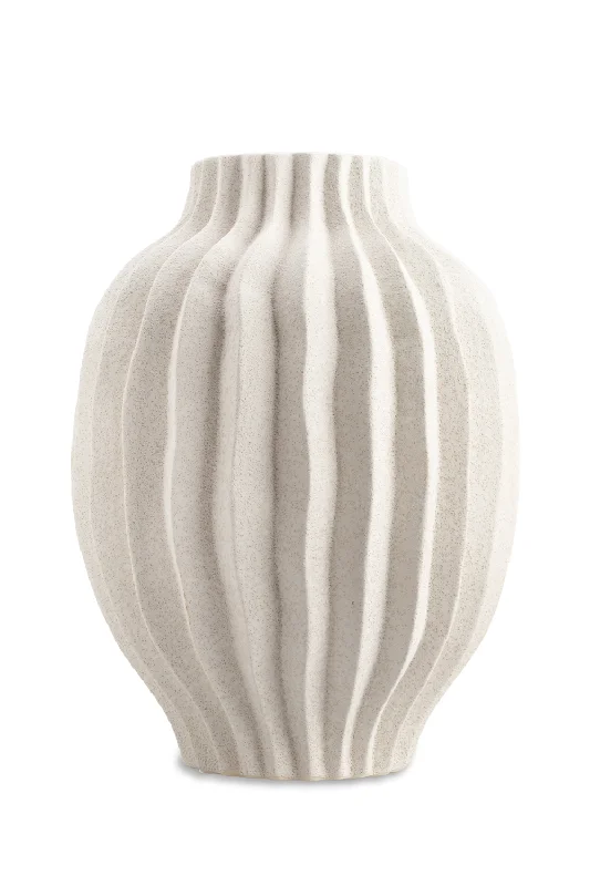 Matte White Textured Ceramic Vase | Liang & Eimil Fleuret I