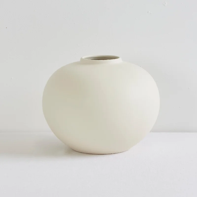 Olwen Vase - Bone