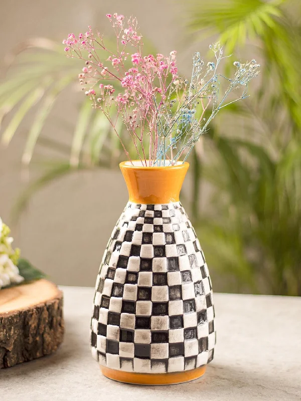 Black & White Ceramic Curvy Vase - Checks, Flower Holder