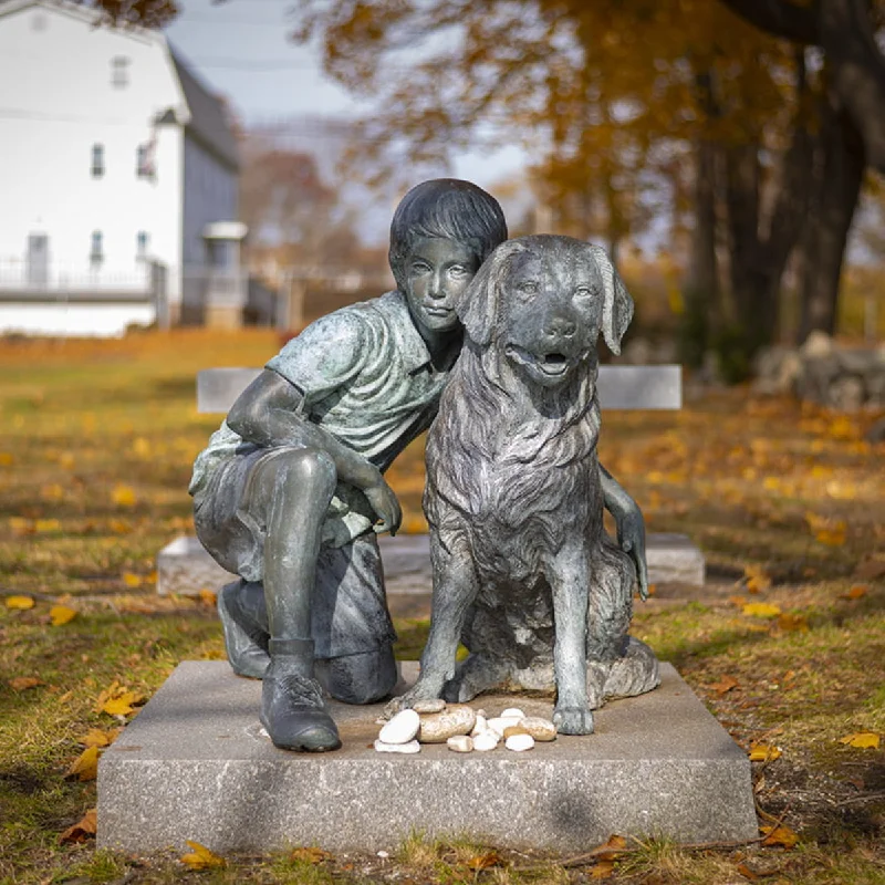 Bronze Statue Best Friends Forever