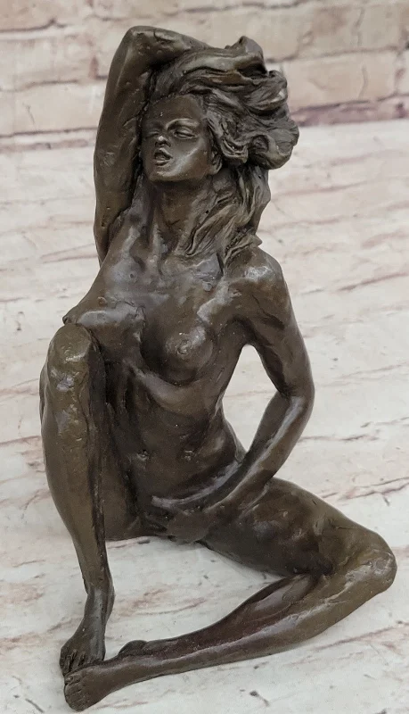 Hand Made Nude Girl Bronze Statue, Hot Cast Erotic Figure for Office or Dorm Decoration