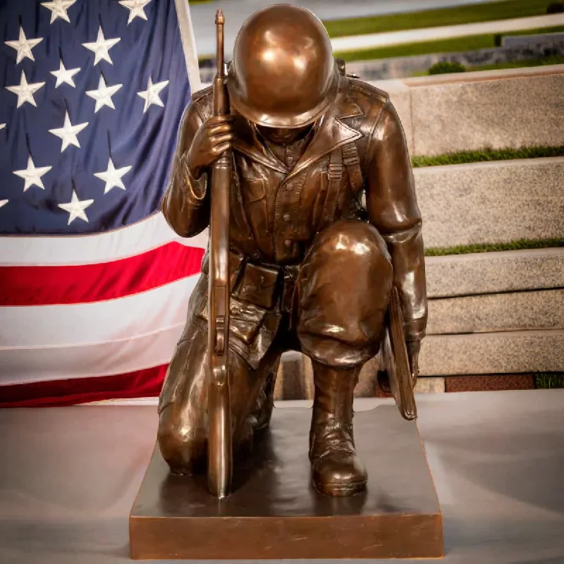 Honor the Fallen Soldier Statue